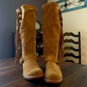 Frye Veronica Strap Fringe Tall. Size 9